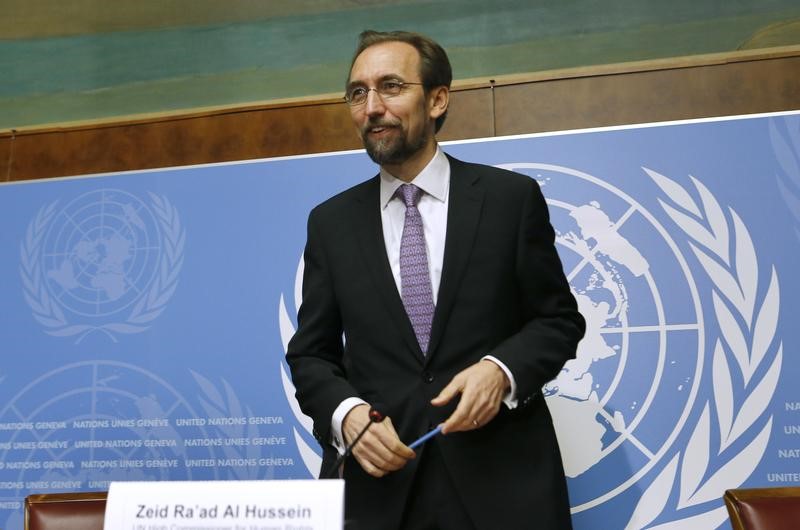© Reuters. Jordan's Prince Zeid al-Hussein High Commissioner for Human Rights gestures after news conference at UN in Geneva