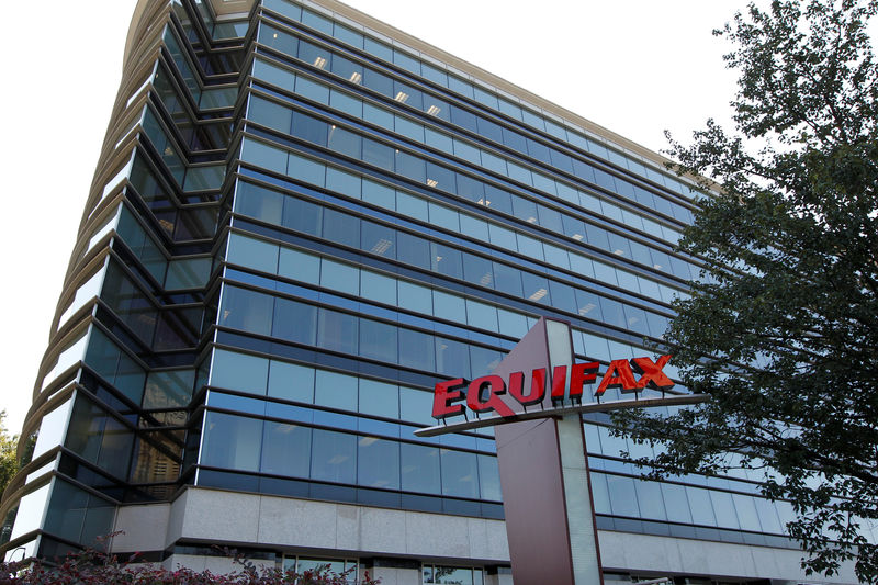 © Reuters. Credit reporting company Equifax Inc. offices are pictured in Atlanta