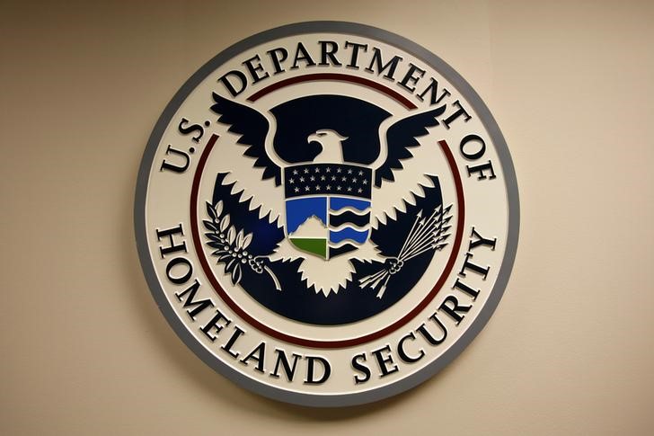 © Reuters. FILE PHOTO: U.S. Department of Homeland Security emblem is pictured at the National Cybersecurity & Communications Integration Center in Arlington