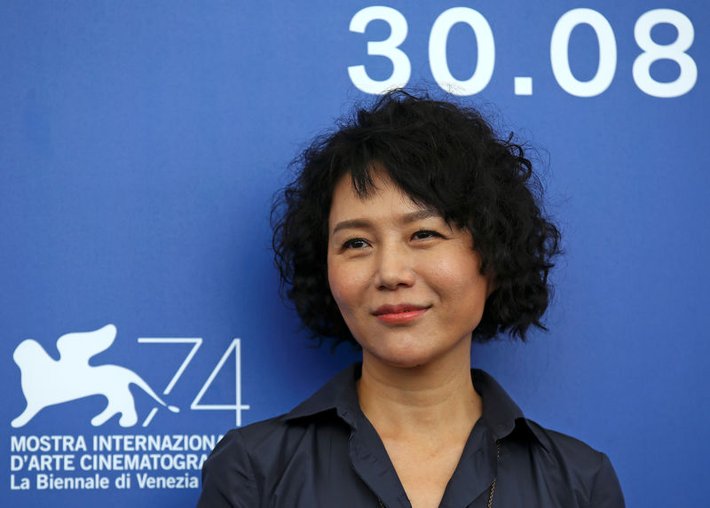 © Reuters. Diretora Vivian Qu posa no Festival de Veneza