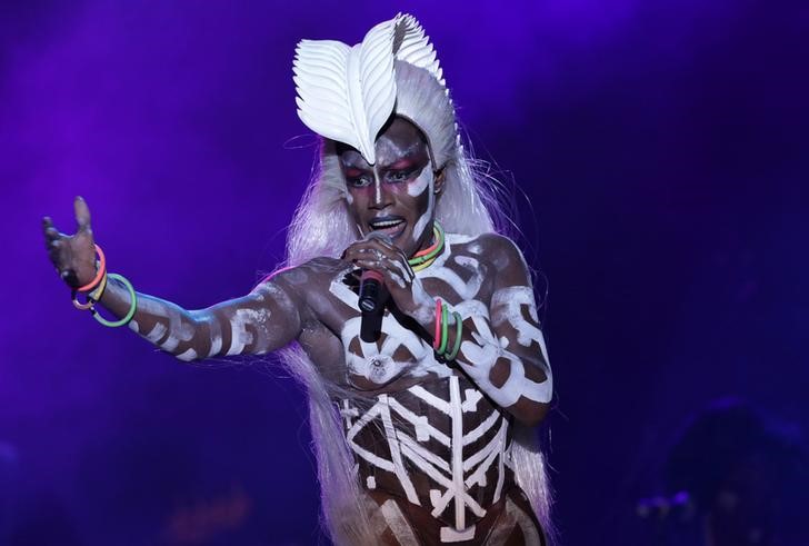 © Reuters. Grace Jones durante show em Lowlands