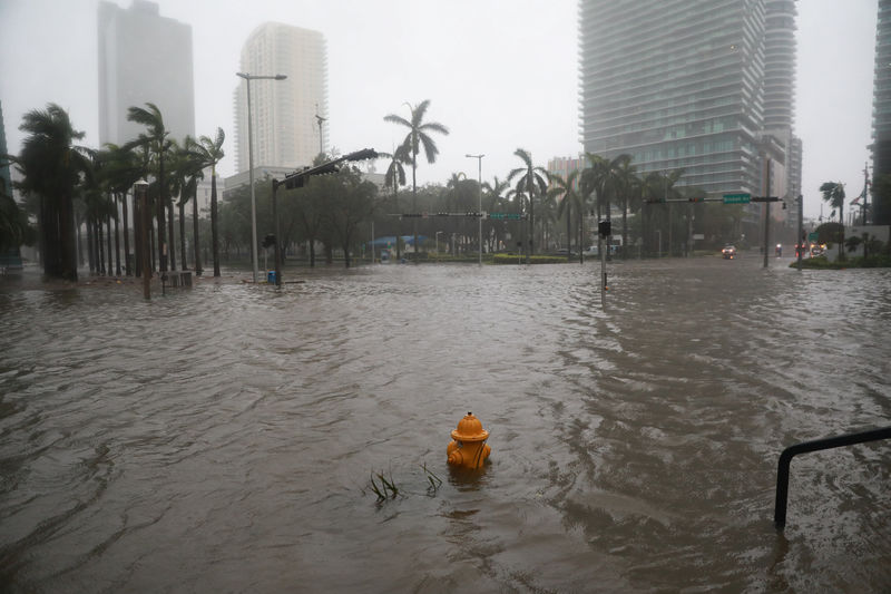 © Reuters. Flooding in the Brickell neighborhood as Hurricane Irma passes Miami, Florida, U.S.