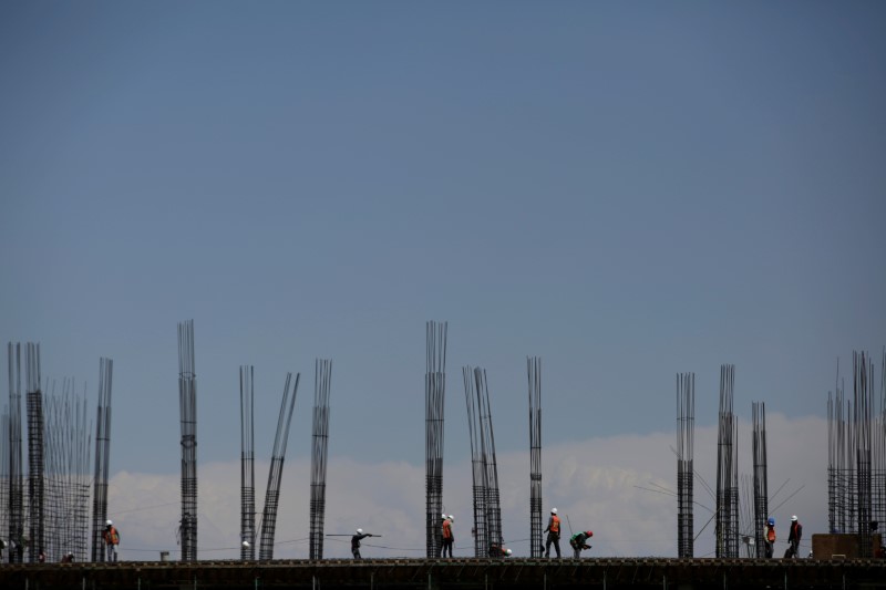 © Reuters. A construction site, where a hotel is being built, is seen in Ciudad Juarez