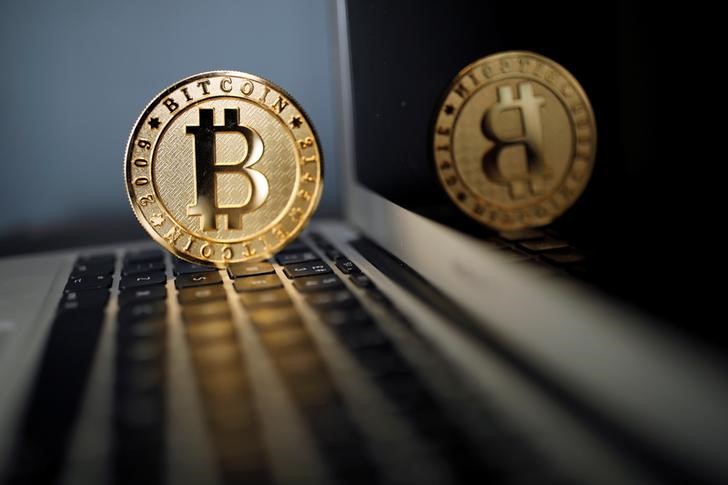 © Reuters. Ilustração da moeda difital Bitcoin em computador