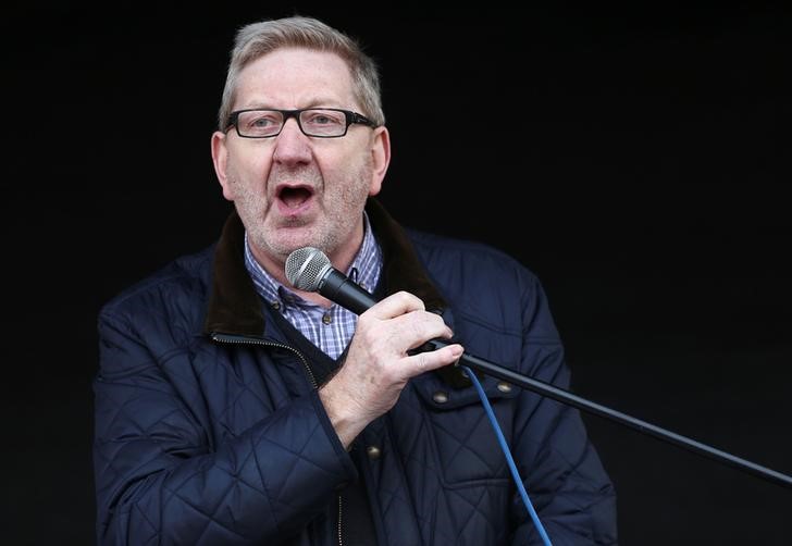 © Reuters. Unite union leader Len McCluskey speaks at a demonstration to demand more funding for Britain's National Health Service (NHS), in London