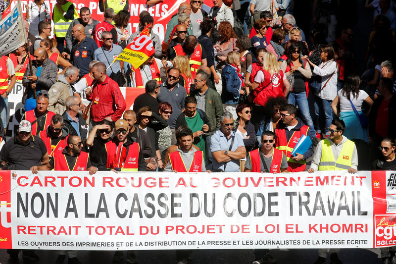 © Reuters. LA CGT ANNONCE 60.000 MANIFESTANTS À MARSEILLE