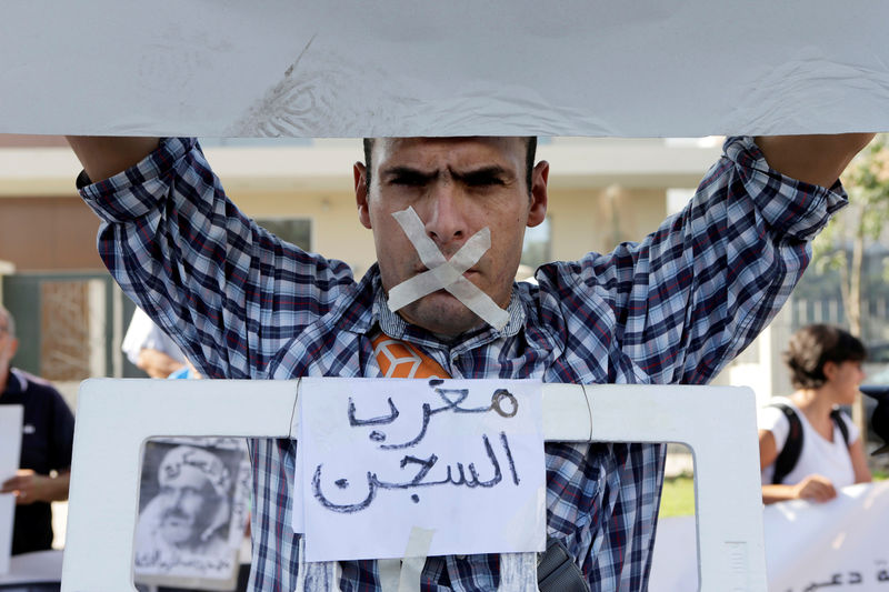© Reuters. محامون: محكمة مغربية تؤجل محاكمة محتجين في شمال المملكة للشهر المقبل