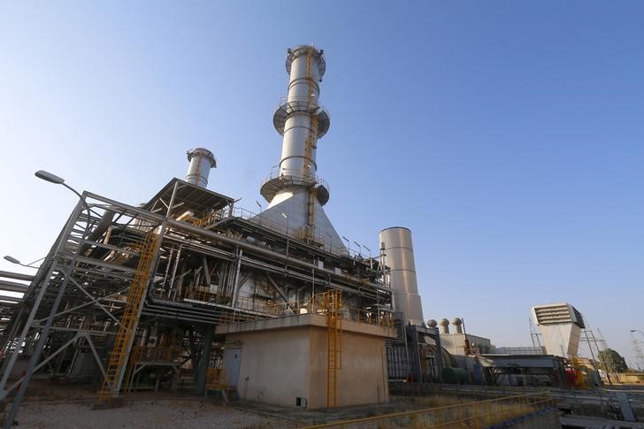 © Reuters. إيران تبرم اتفاقات مع سوريا لإصلاح وترميم شبكة الكهرباء