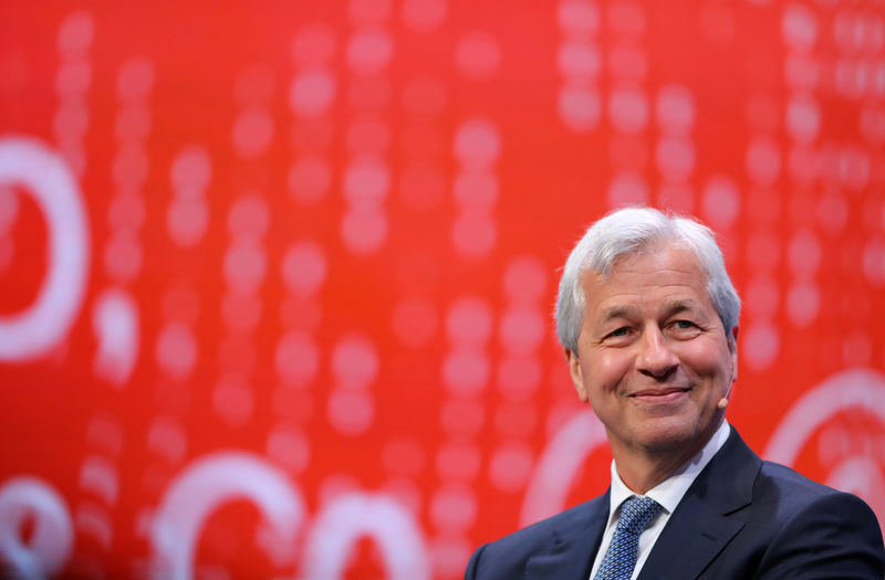 © Reuters. FILE PHOTO: Dimon, Chairman and CEO of JPMorgan Chase & Co. speaks during the Milken Institute Global Conference in Beverly Hills