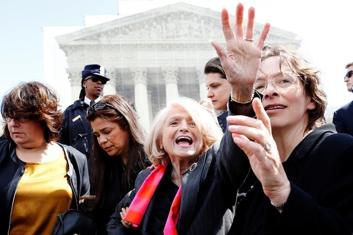 © Reuters. Edith Windsor, pionera del matrimonio gay en EEUU, muere a los 88 años