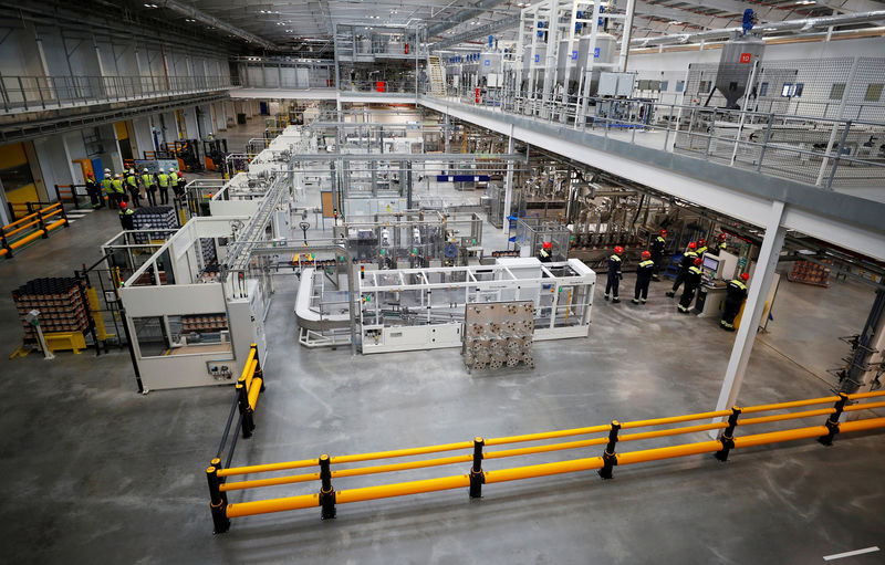 © Reuters. General view of the production line at AkzoNobel's new paint factory in Ashington, Britain