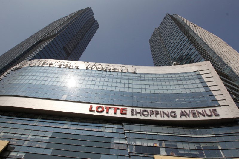 © Reuters. A view of the Ciputra World 1, Lotte Shopping Avenue, shopping mall in Jakarta, Indonesia
