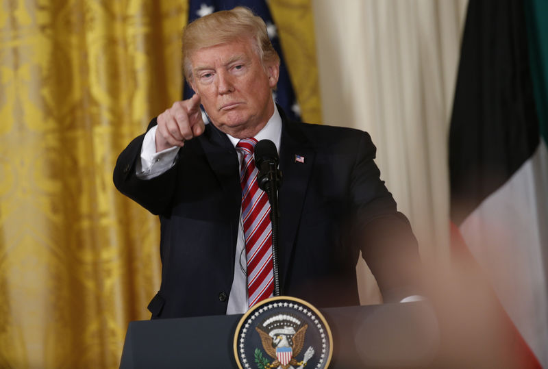 © Reuters. U.S. President Trump takes question during joint news conference with Kuwait's Emir Sheikh Sabah Al-Ahmad Al-Jaber Al-Sabah at the White House in Washington
