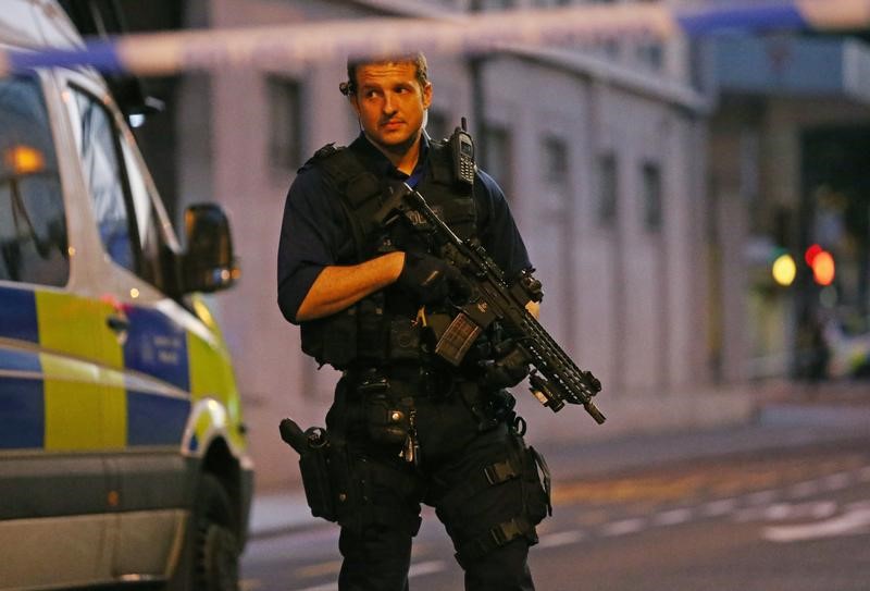 © Reuters. الاعتقالات ذات الصلة بالإرهاب تسجل أعلى مستوى على الإطلاق في بريطانيا