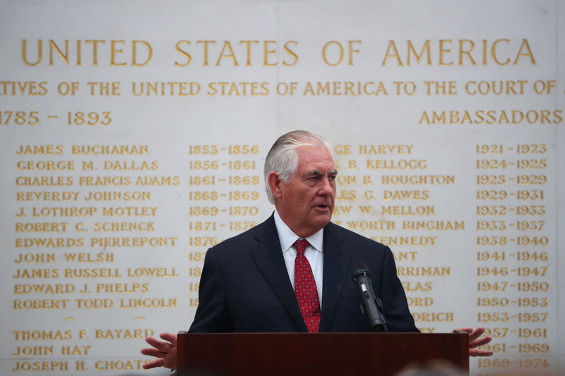 © Reuters. تيلرسون: أمريكا تواصل تطوير سياستها تجاه إيران