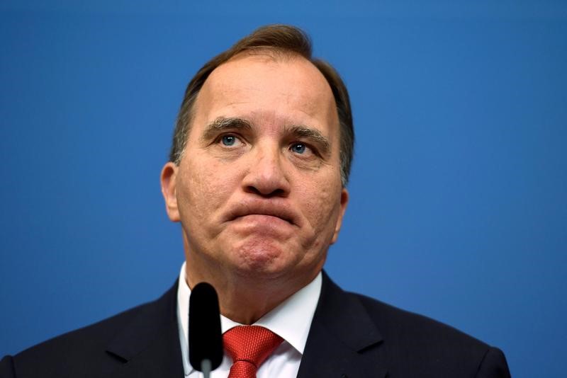 © Reuters. رئيس وزراء السويد ينجو من اقتراع بسحب الثقة