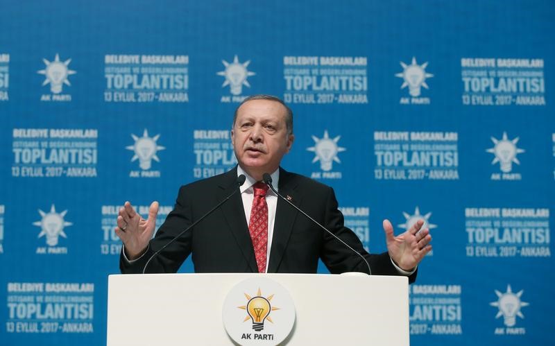 © Reuters. مقابلة-مستشارة إردوغان: تركيا تبحث مع كبار رجال الأعمال تعزيز الصناعة