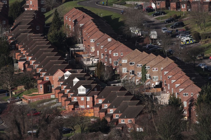© Reuters. FILE PHOTO - Rows of houses are seen in High Wycombe