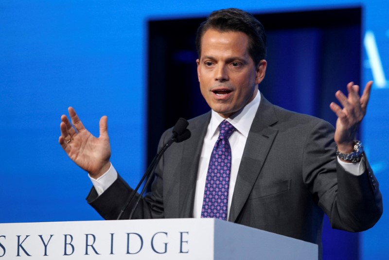 © Reuters. FILE PHOTO - Anthony Scaramucci speaks during the opening remarks during the SALT conference in Las Vegas