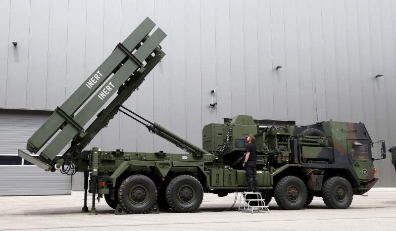 © Reuters. Schrobenhausen, Germania: presentazione del sistema missilistico Meads