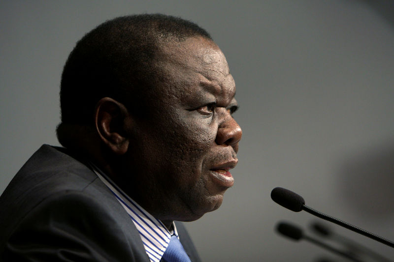 © Reuters. FILE PHOTO Zimbabwe's Prime Minister Tsvangirai addresses the media during a press briefing on the sidelines of the World Economic Forum in Cape Town