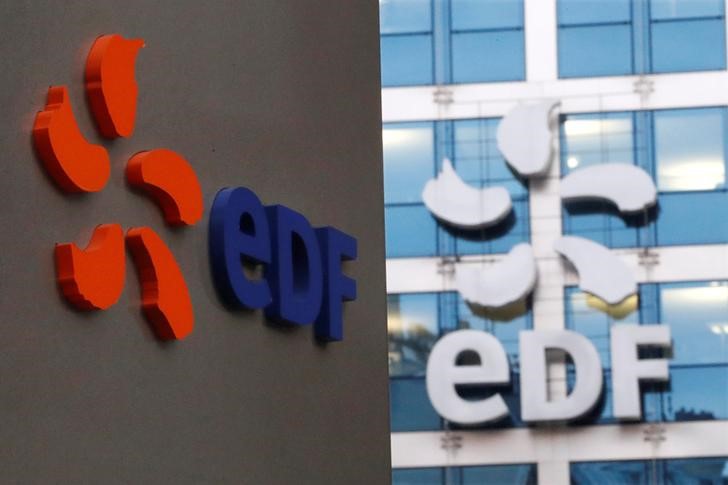 © Reuters. The logo of France's state-owned electricity company EDF is seen on the company's headquarters in Paris