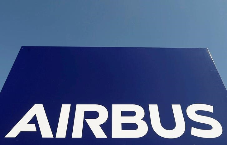 © Reuters. The logo of Airbus Group is seen on the company's headquarters building in Toulouse