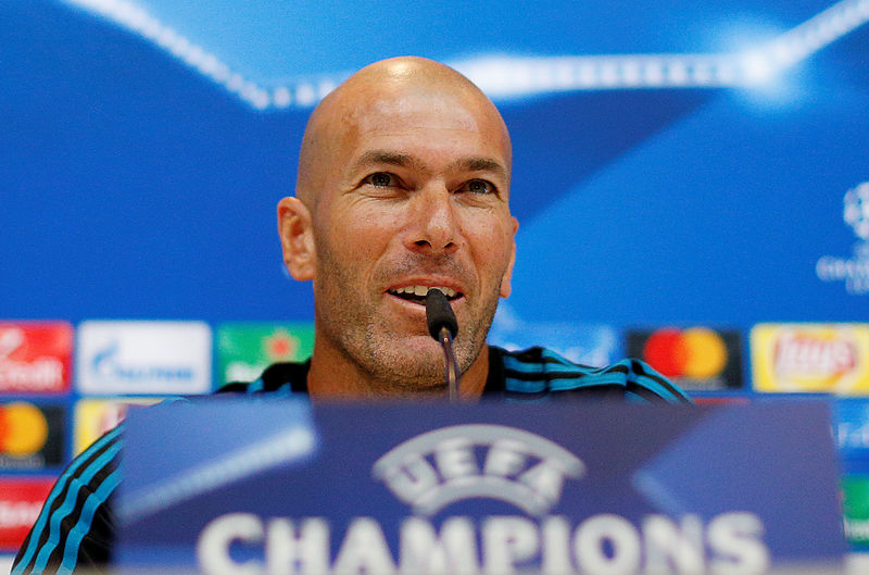 © Reuters. Zidane confirma que ha renovado su contrato con el Real Madrid