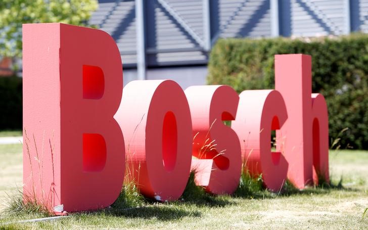 © Reuters. The Bosch logo is seen in Reutlingen
