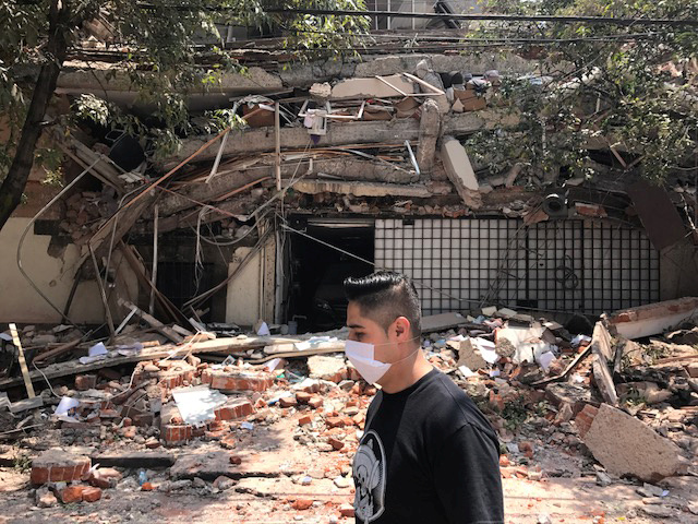 © Reuters. Danos vistos na Cidade do México após terremoto