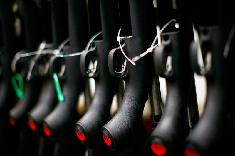 © Reuters. FILE PHOTO --  Rifles are seen at the Sturm, Ruger & Co., Inc. gun factory in Newport, New Hampshire