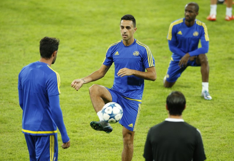 © Reuters. FILE PHOTO: Maccabi Tel Aviv Training
