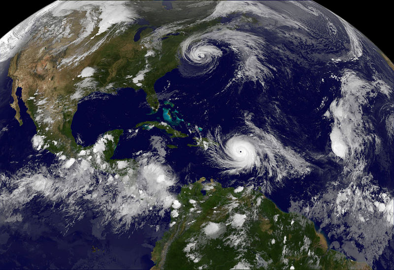 © Reuters. NOAA's GOES East satellite image of Hurricane Maria and Hurricane Jose in the Atlantic Ocean