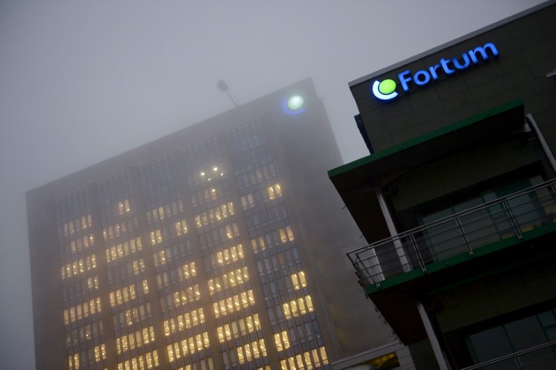 © Reuters. FILE PHOTO: The headquarters of Fortum, the largest electricity distribution operator in the Nordic region, is seen in Espoo