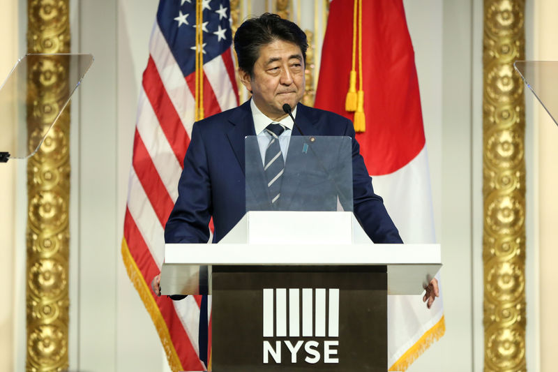 © Reuters. رئيس وزراء اليابان: حان الوقت لممارسة الضغوط على كوريا الشمالية
