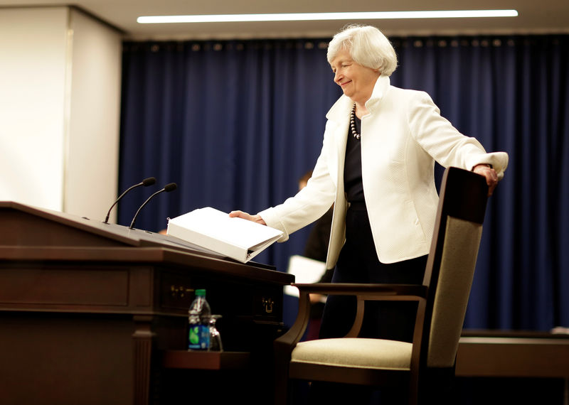 © Reuters. Federal Reserve Chairman Janet Yellen arrives for a news conference after a two-day Federal Open Markets Committee (FOMC) policy meeting, in Washington
