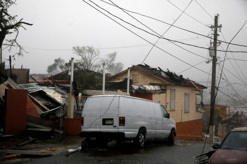 © Reuters. Dano em área atingida por furacão Maria em Guayama, Porto Rico