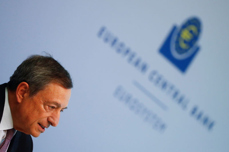 © Reuters. Il presidente della Banca Centrale Europea Mario Draghi a Francoforte