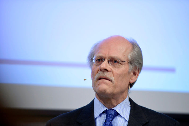 © Reuters. FILE PHOTO: Stefan Ingves, governor of the Swedish central bank Riksbank, holds a news conference at the bank's headquarters in Stockholm