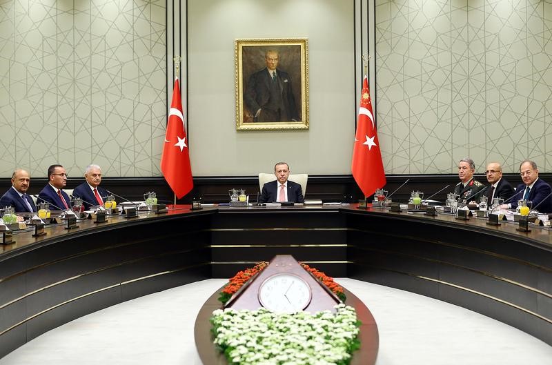© Reuters. تركيا تدعو البرزاني إلى إلغاء الاستفتاء المزمع في كردستان العراق