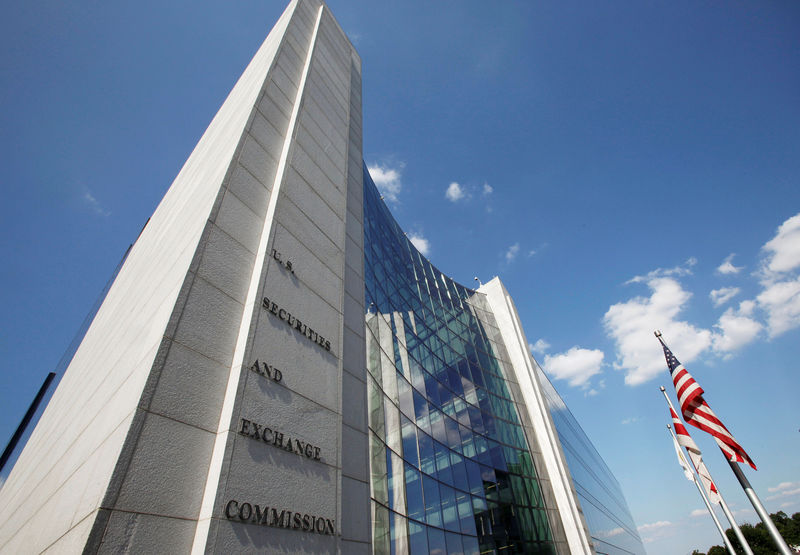 © Reuters. FILE PHOTO: The headquarters of the U.S. Securities and Exchange Commission seen in Washington