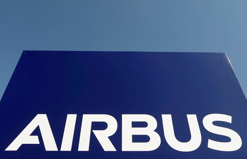 © Reuters. FILE PHOTO: The logo of Airbus Group is seen on the company's headquarters building in Toulouse