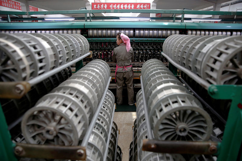 © Reuters. China limita el suministro de petróleo a Corea del Norte
