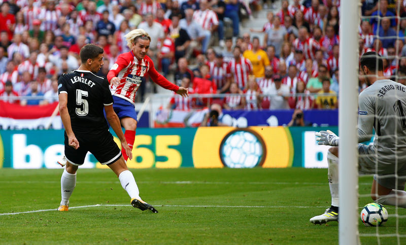 © Reuters. Santander La Liga - Atletico Madrid vs Sevilla