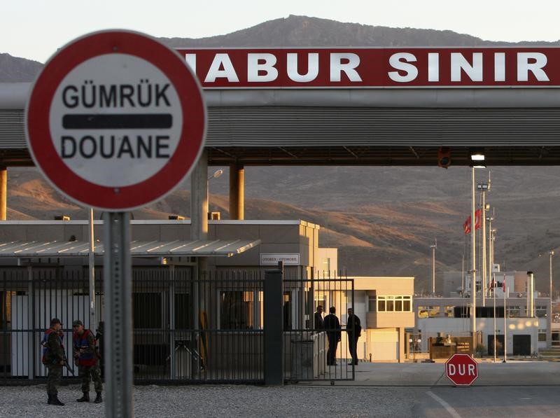 © Reuters. قناة: تركيا تغلق بوابة الخابور الحدودية مع شمال العراق