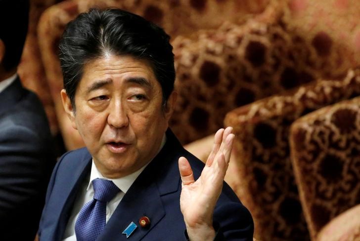 © Reuters. El primer ministro japonés disolverá la Cámara Baja del parlamento el jueves