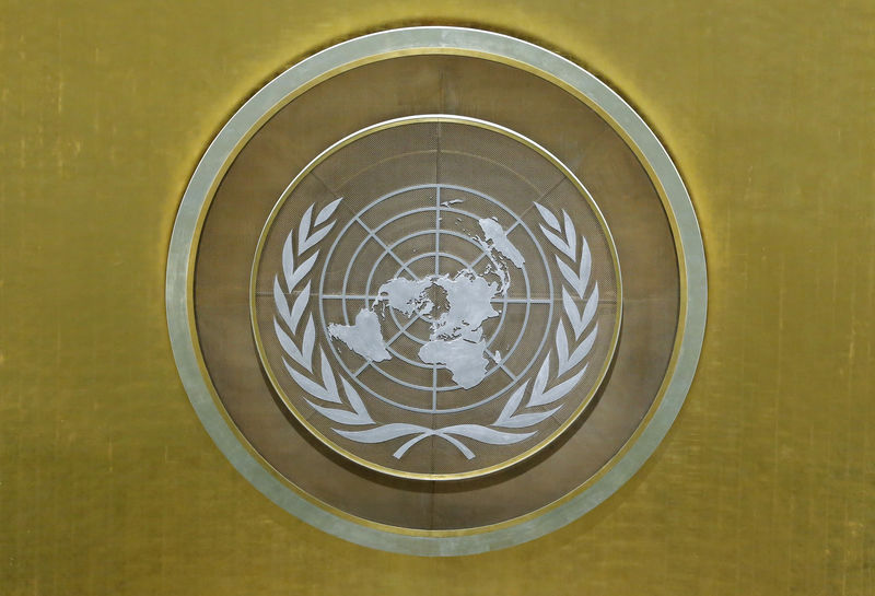 © Reuters. The United Nations emblem is seen in the U.N. General Assembly hall at U.N. headquarters in New York