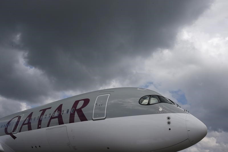 © Reuters. مصادر: الخطوط القطرية تتسلم 4 طائرات ايرباص ألغتها من قبل
