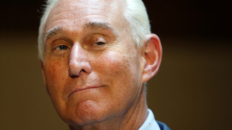 © Reuters. U.S. political consultant Roger Stone, a longtime ally of President Donald Trump, speaks after a closed door hearing on Russian election interference in Washington