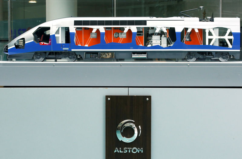 © Reuters. SIEMENS ET ALSTOM OFFICIALISENT LEUR FUSION DANS LE FERROVIAIRE